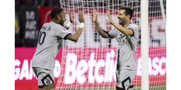 Neymar ha segnato 4 gol da solo e Messi è il migliore del gioco